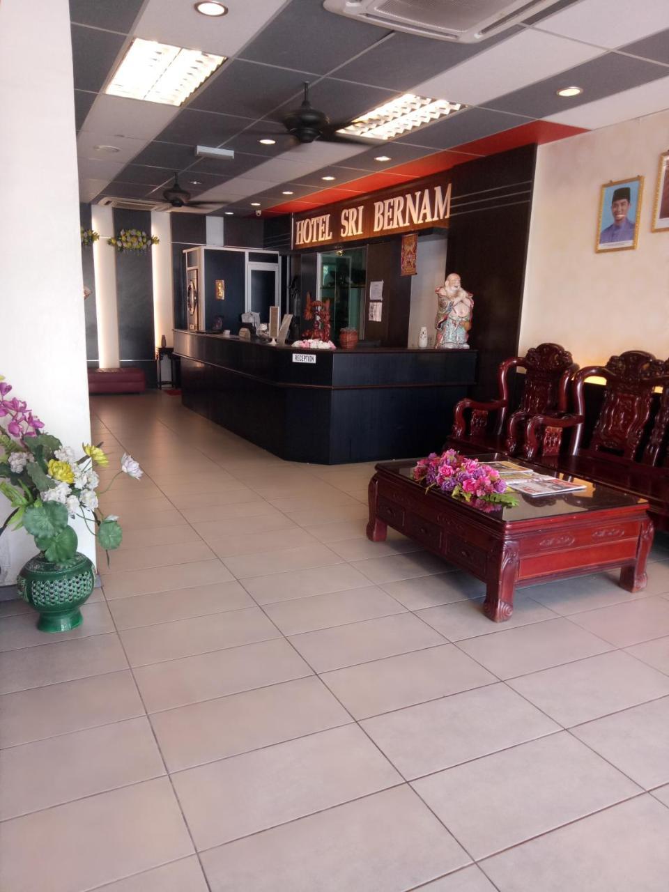 Hotel Sri Bernam Sabak Bernam Exterior photo